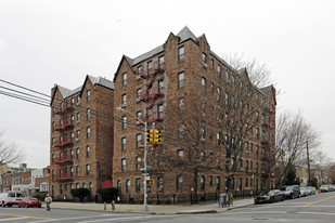 23-06 21st St in Long Island City, NY - Building Photo