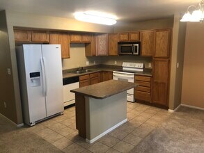 2458-2455 Brookwillow Loop in Grand Junction, CO - Building Photo - Building Photo