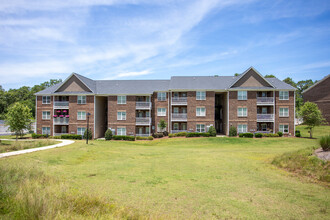 Luxe and Legends at Morganton Park Apartme in Southern Pines, NC - Building Photo - Building Photo