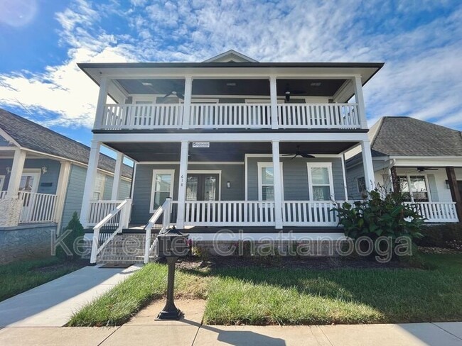 property at 618 E 16th St
