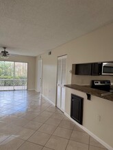 13101 Glenmoor Dr, Unit 13101 in West Palm Beach, FL - Foto de edificio - Building Photo