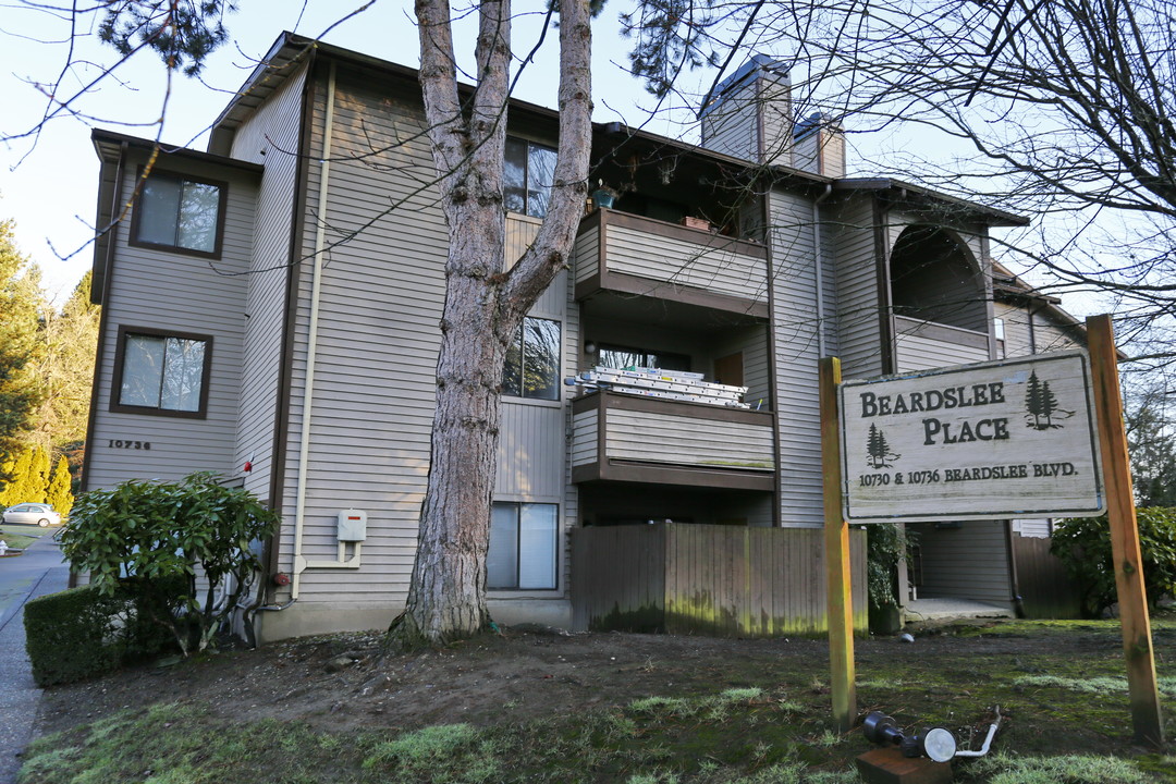 BE Beardslee Place in Bothell, WA - Foto de edificio