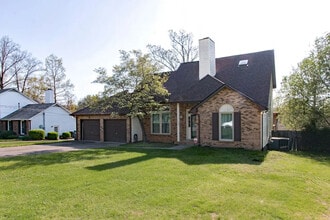 1122 Rosebrook Dr in Clarksville, TN - Building Photo - Building Photo