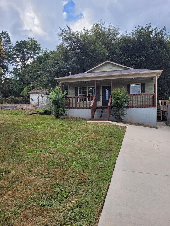 2013 Paris Rd in Knoxville, TN - Building Photo