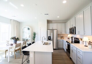 Tricon Hudson Crossing in Chandler, AZ - Foto de edificio - Building Photo