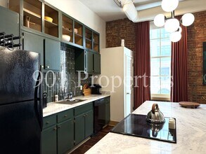 66 S Front St in Memphis, TN - Building Photo - Building Photo