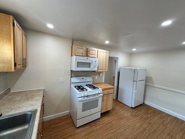 5 Bishop Rd, Unit 4 in Quincy, MA - Building Photo - Building Photo