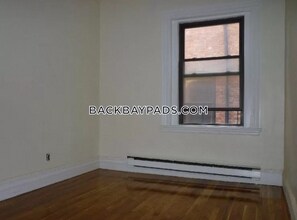 913 Boylston St, Unit 4 in Boston, MA - Building Photo - Building Photo