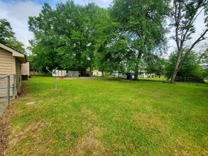 1014 W 9th St in Deridder, LA - Foto de edificio - Building Photo