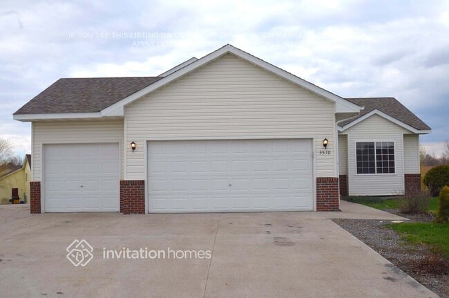 property at 3570 Kaiser Ct NE