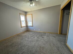 68 Faircrest Dr in Hutchinson, KS - Building Photo - Building Photo