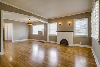 1021 Havenhurst Dr in Los Angeles, CA - Building Photo - Building Photo