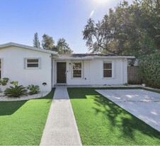 340 NW 45th St in Miami, FL - Building Photo