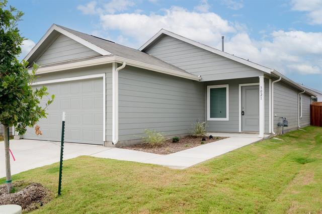 3021 Burmese St in Providence Village, TX - Foto de edificio - Building Photo