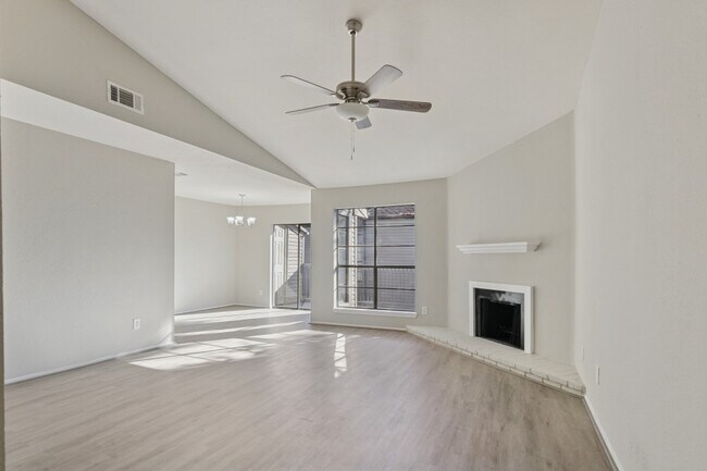 9707 Richmond Ave. in Houston, TX - Building Photo - Building Photo