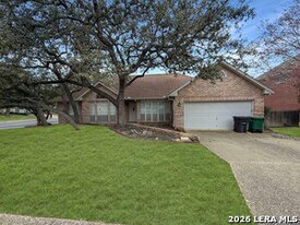 15674 Robin Ridge Rd in San Antonio, TX - Building Photo
