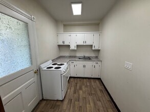 425 Elm St-Unit -425 Elm Street 1st Floor in Emmaus, PA - Foto de edificio - Building Photo