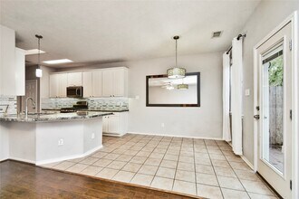 62 E Stedhill Loop in Conroe, TX - Building Photo - Building Photo