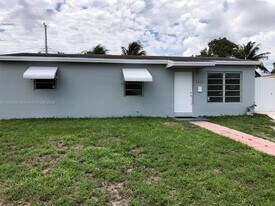 1520 N 71st Terrace in Hollywood, FL - Building Photo