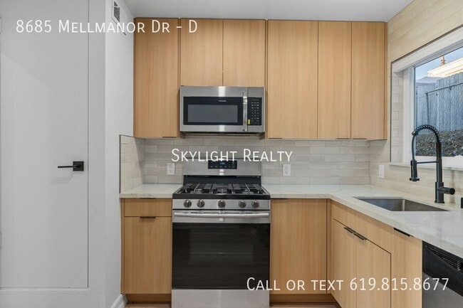 8685 Mellmanor Dr in La Mesa, CA - Building Photo - Building Photo