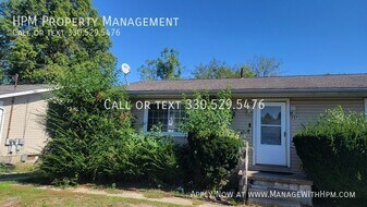 555 Baltimore Ave in Akron, OH - Building Photo