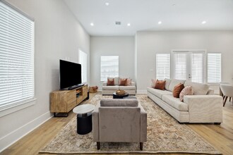 1618 Ojeman Rd in Houston, TX - Building Photo - Building Photo