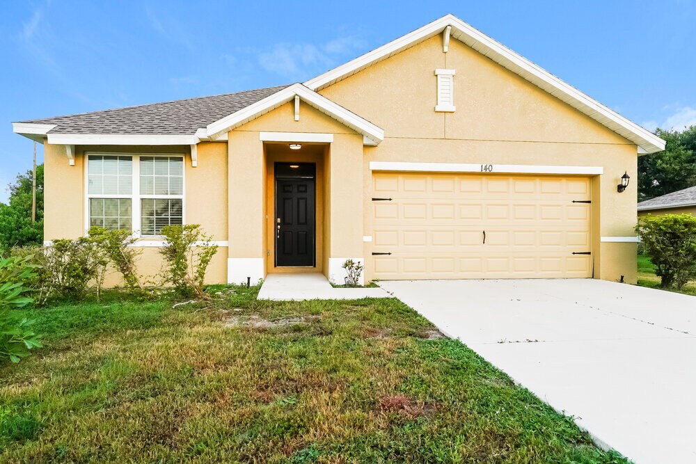 140 SE 2nd Pl in Cape Coral, FL - Building Photo