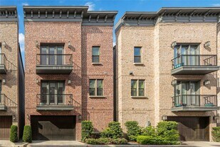 2825 Hicks St in Houston, TX - Building Photo