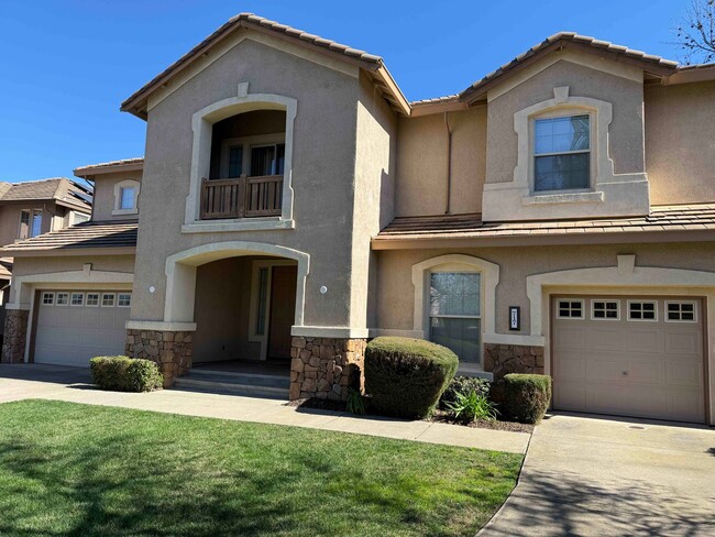 property at 717 Savonna Ct