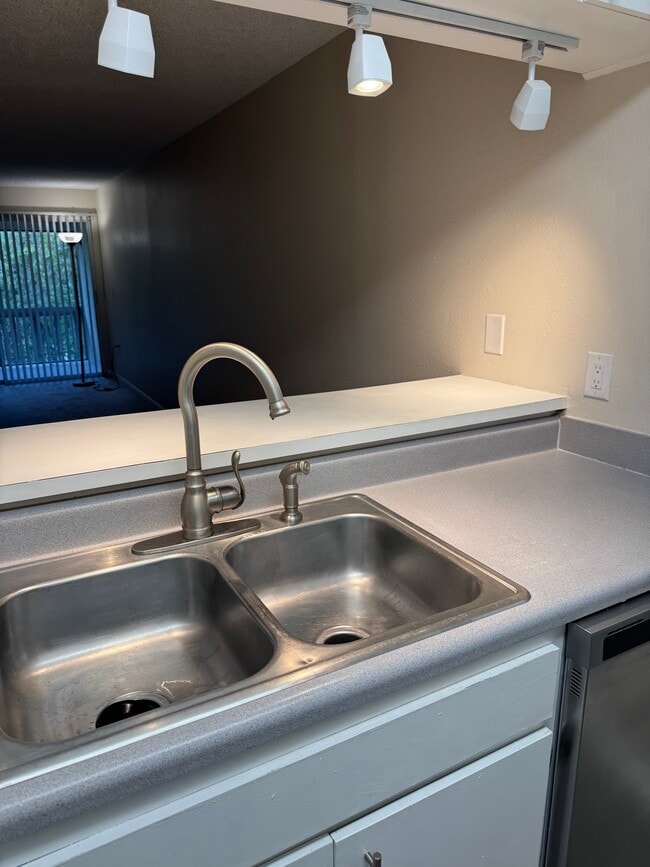 141 Fernery Rd, Unit F-7 in Lakeland, FL - Building Photo - Building Photo