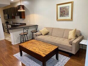 806 Stiles St, Unit 103 in Baltimore, MD - Building Photo - Building Photo