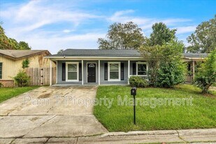 4 Base Dr in Savannah, GA - Building Photo