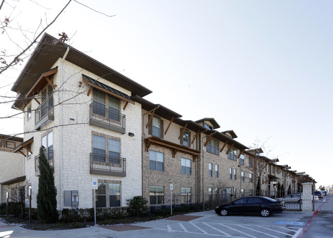 Evergreen at Richardson in Richardson, TX - Building Photo - Building Photo