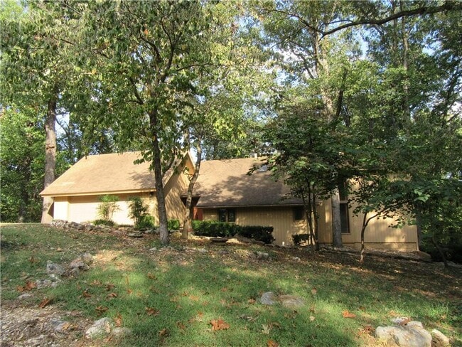 property at 2907 Summit Dr
