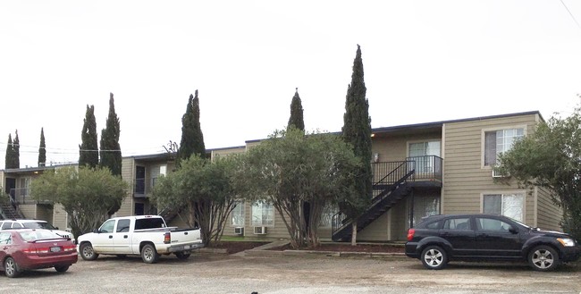 Center Street Apartments in Taft, CA - Foto de edificio - Building Photo