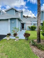 3841 Island Club Cir E in Atlantis, FL - Building Photo