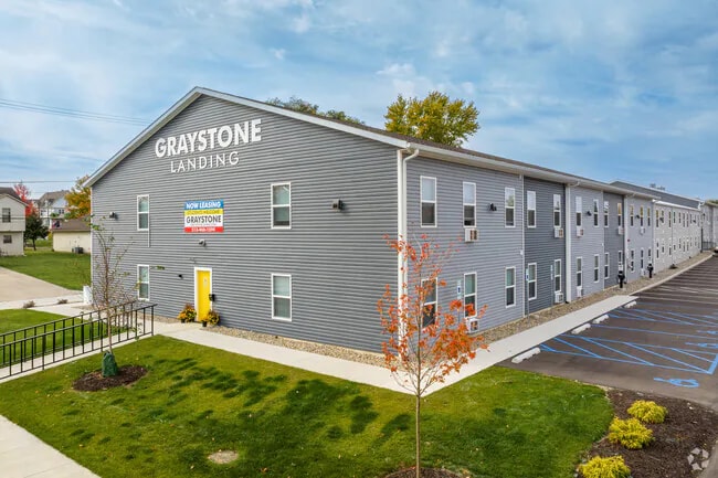 1520 E Berry St, Unit 104 in Fort Wayne, IN - Building Photo - Building Photo