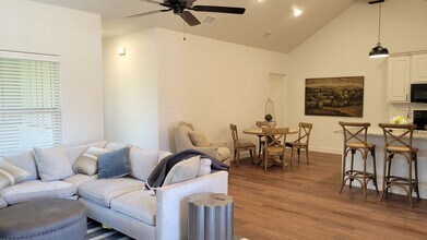 7127 22nd St-Unit -A in Lubbock, TX - Building Photo - Building Photo
