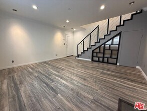 1043 Thompson Ave in Glendale, CA - Building Photo - Building Photo