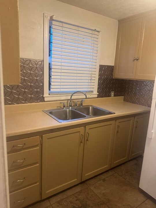 5125 S Benton Ave in Kansas City, MO - Building Photo