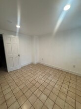 311 19th St, Unit Basement in Union City, NJ - Building Photo - Building Photo