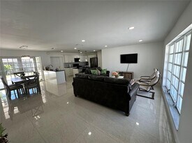 12010 NW 33rd St in Sunrise, FL - Building Photo