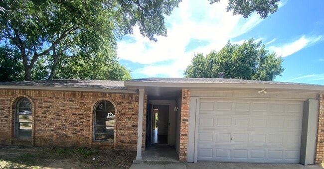 property at 616 S Willow St