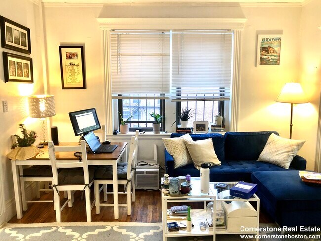 1111 Boylston St, Unit 44 in Boston, MA - Building Photo - Building Photo