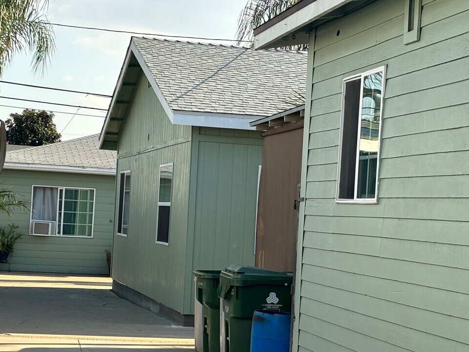 2656 Roseview Ave in Los Angeles, CA - Foto de edificio