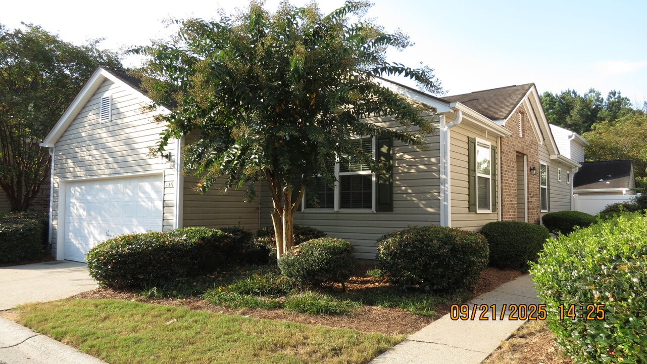 249 Hiawassee Dr in Woodstock, GA - Foto de edificio