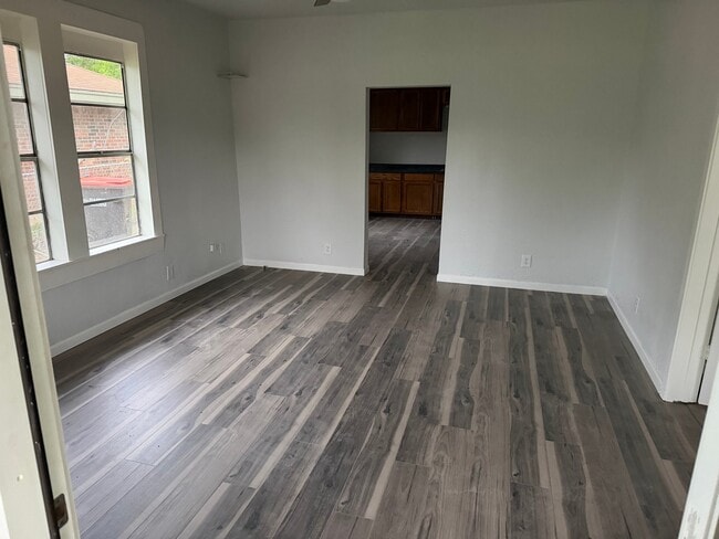 939 12th St SE, Unit #2 in Paris, TX - Building Photo - Building Photo