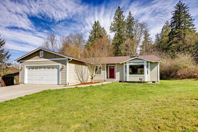 5253 SE Morning Mist Rd in Port Orchard, WA - Building Photo - Building Photo