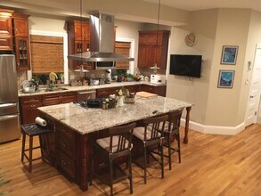 108 Walnut St in Newton, MA - Building Photo - Building Photo