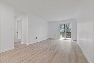 Newly Remodeled Kennedy Park Apartments! in Beaverton, OR - Building Photo - Building Photo